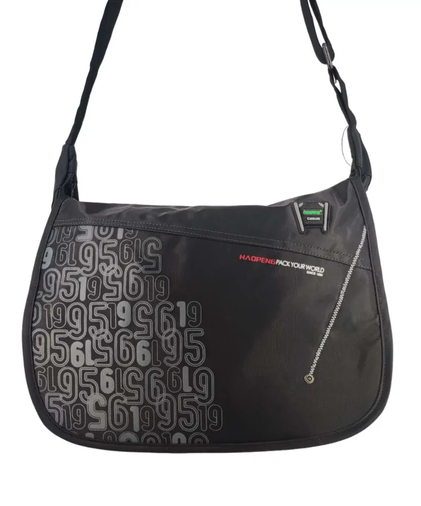 Černá nepromokavá taška přes rameno