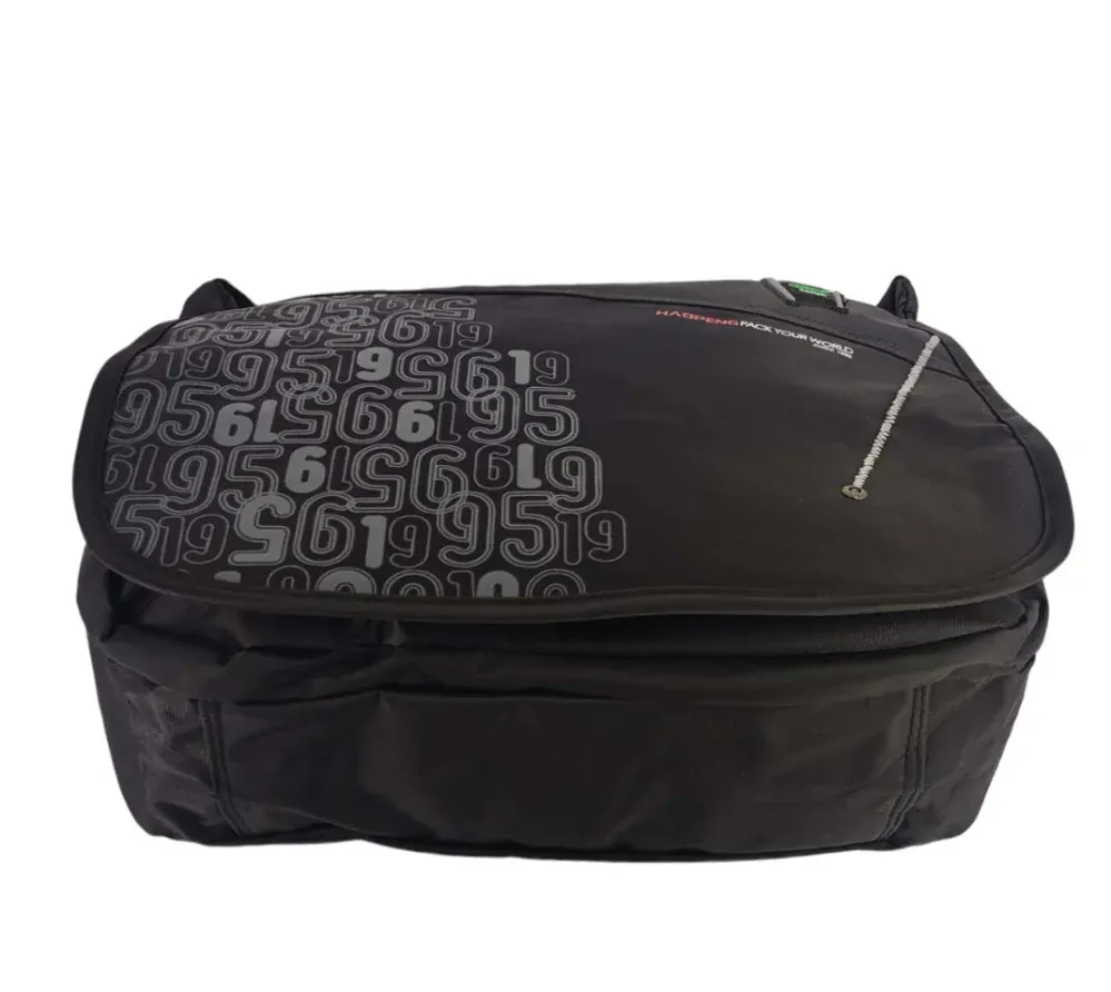 Černá nepromokavá taška přes rameno